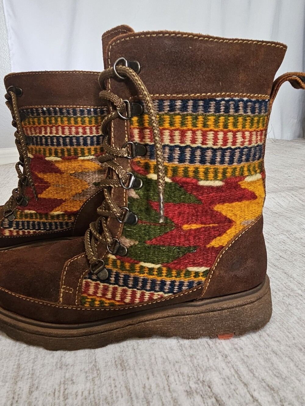 Børn Oriana Brown Suede Southwestern Knit Lace-Up Boots Women’s 9.5